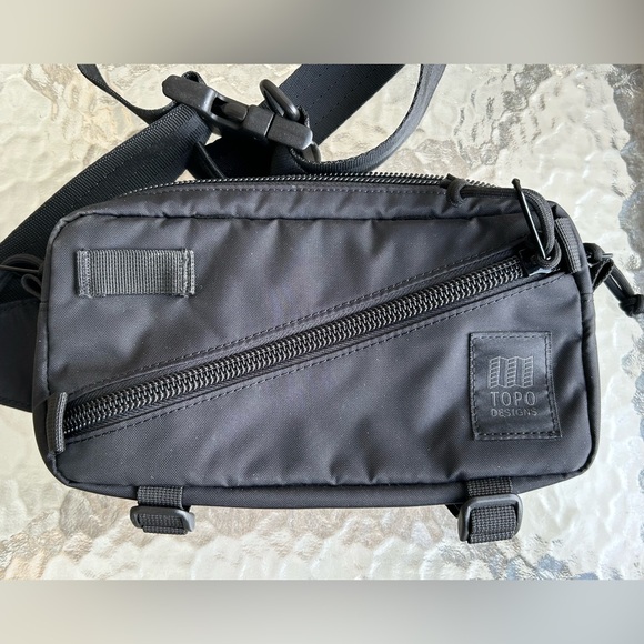 New! TOPO DESIGNS Black on Black Hip Waist Pack - Picture 4 of 11